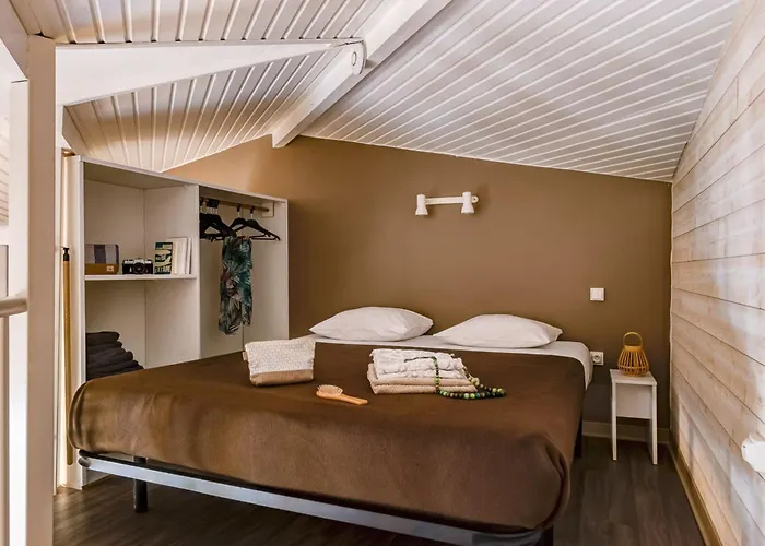 23p 1bdrms Aircon Campsite *